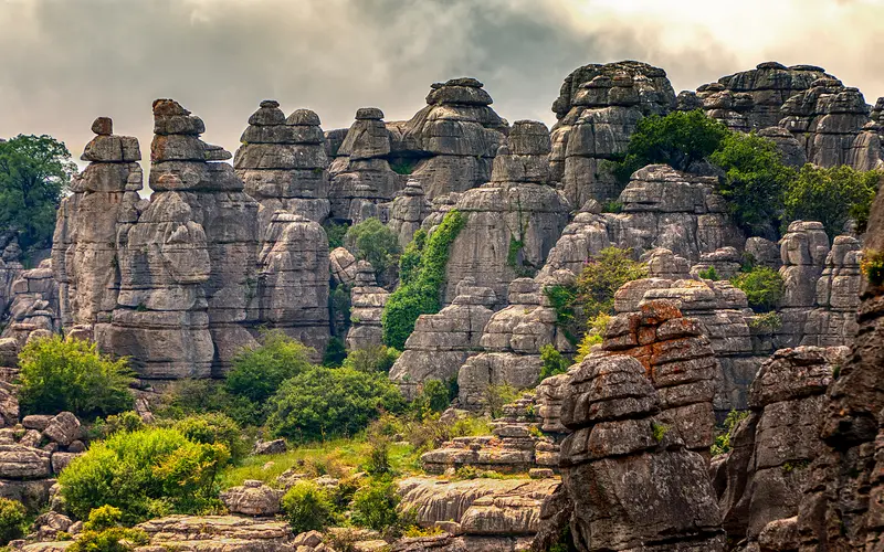 Formaciones rocosas kársticas del paraje natural El Torcal de Antequera, en la provincia de Málaga